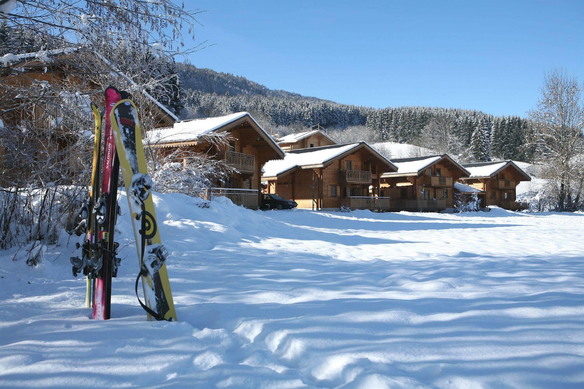 Residence Nemea Les Chalets Du Bois De Champelle Morillon Exterior foto