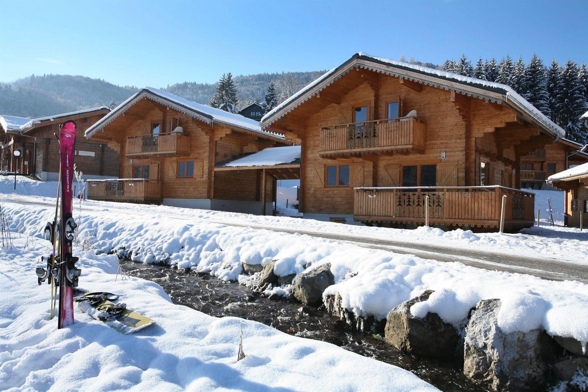 Residence Nemea Les Chalets Du Bois De Champelle Morillon Exterior foto