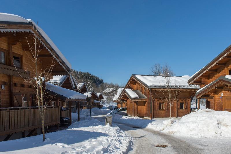 Residence Nemea Les Chalets Du Bois De Champelle Morillon Exterior foto