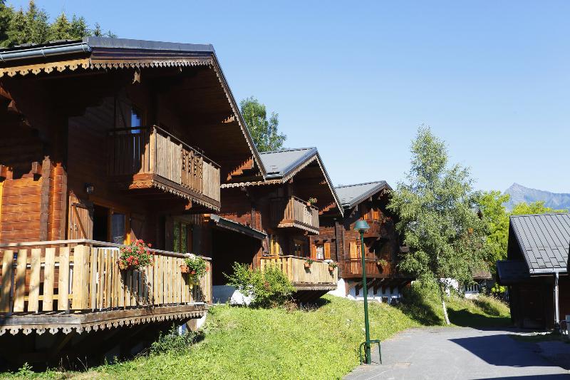 Residence Nemea Les Chalets Du Bois De Champelle Morillon Exterior foto