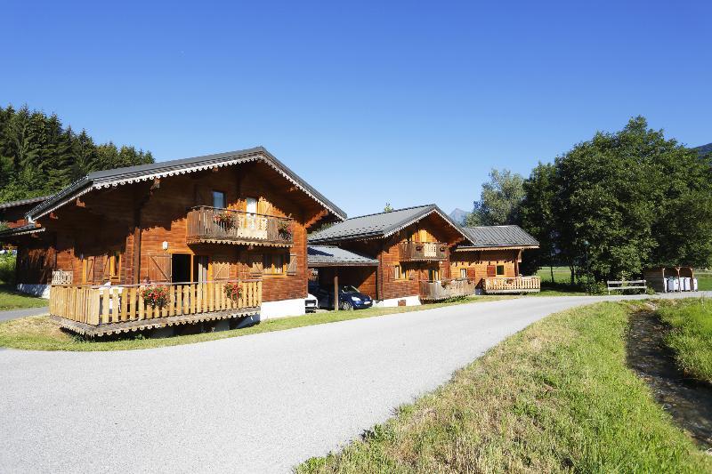 Residence Nemea Les Chalets Du Bois De Champelle Morillon Exterior foto