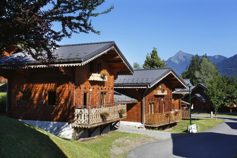 Residence Nemea Les Chalets Du Bois De Champelle Morillon Exterior foto
