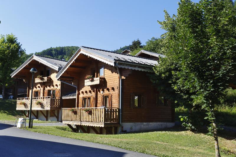 Residence Nemea Les Chalets Du Bois De Champelle Morillon Exterior foto