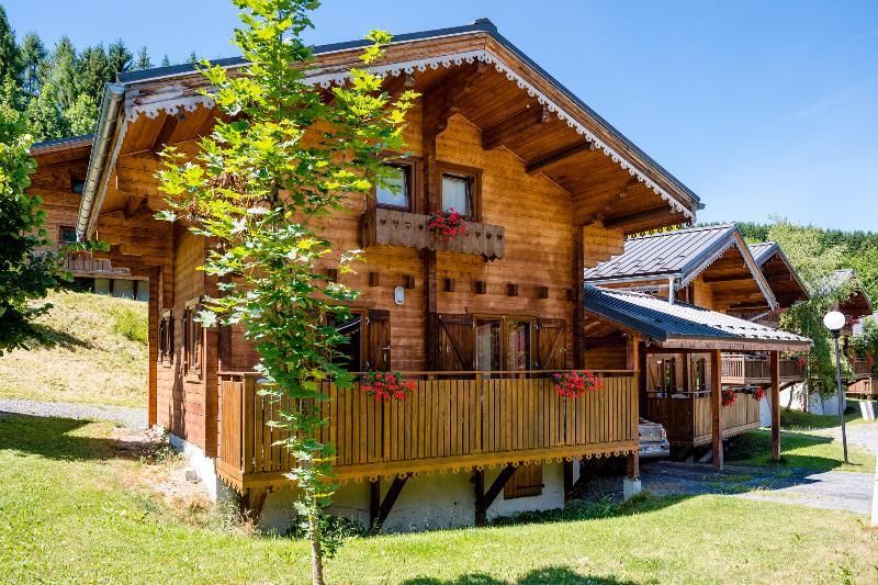 Residence Nemea Les Chalets Du Bois De Champelle Morillon Exterior foto